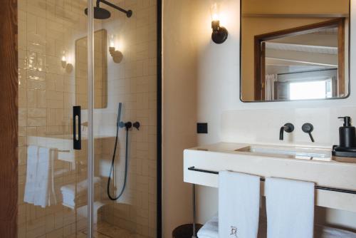 Suite con terraza del hotel Casa Del Rey Sabio. Foto 4