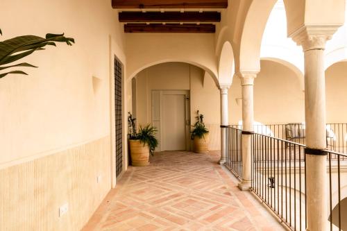 Suite Estándar - Planta baja del hotel Casa Del Rey Sabio. Foto 3