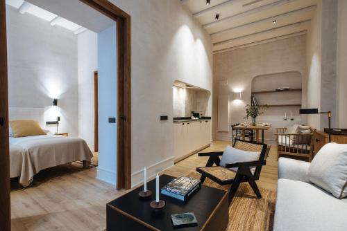 Suite Con Cocina 1 habitación Vista Patio Planta Baja del hotel Casa Del Rey Sabio. Foto 4