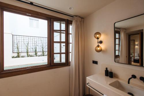 Suite con piscina privada del hotel Casa Del Rey Sabio. Foto 3