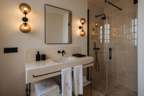 Suite con piscina privada del hotel Casa Del Rey Sabio. Foto 4