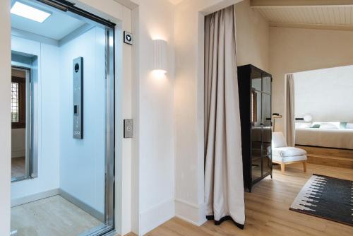 Suite con piscina privada del hotel Casa Del Rey Sabio. Foto 7