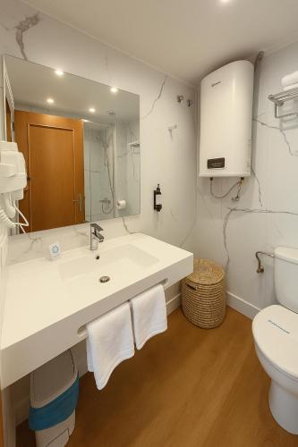 Apartamento con vistas al jardín del hotel Sevilla Palace. Foto 7