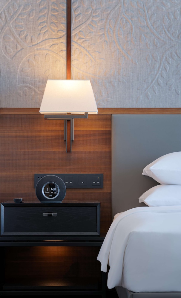 1 Cama King, Acceso al Club, Deluxe del hotel Hyatt Regency Phnom Penh. Foto 4