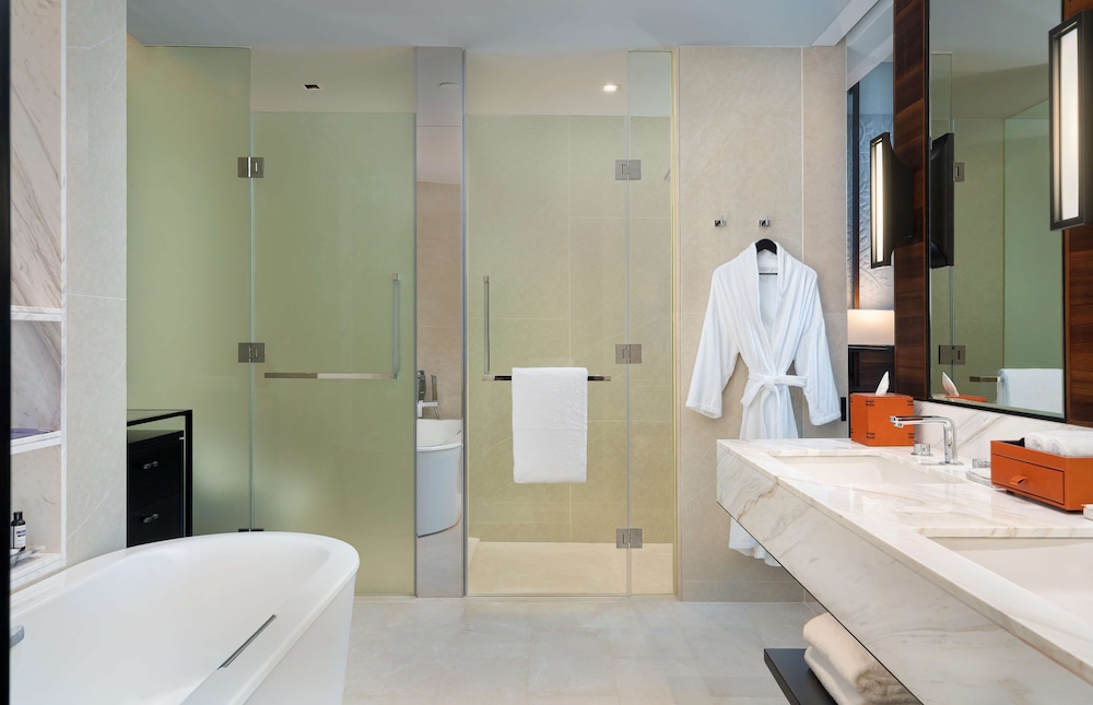 Suite Regency del hotel Hyatt Regency Phnom Penh. Foto 9