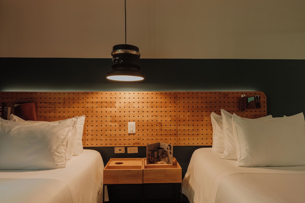 Habitación superior con 2 camas individuales (MT) del hotel The Click Clack Medellin. Foto 1