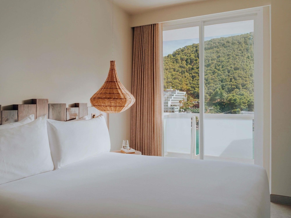 Suite «All Access» con vistas al mar del hotel Hyde Ibiza. Foto 2