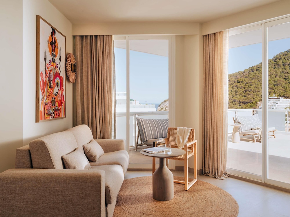 Suite «Headliner» en la azotea con vistas al mar del hotel Hyde Ibiza. Foto 2
