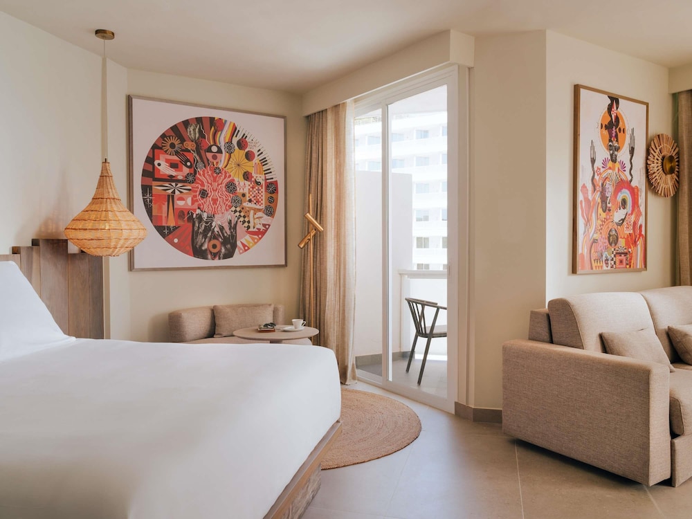 Suite «Headliner» en la azotea con vistas al mar del hotel Hyde Ibiza. Foto 3