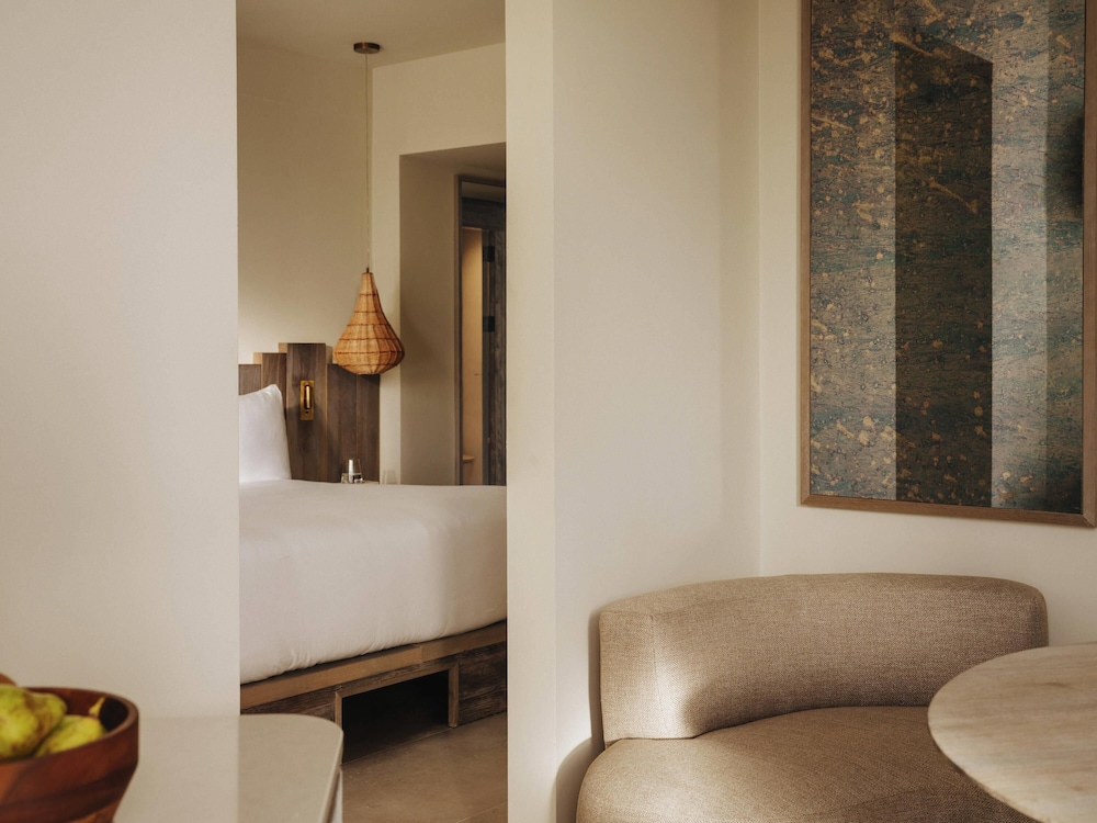 Suite Platino del hotel Hyde Ibiza. Foto 2