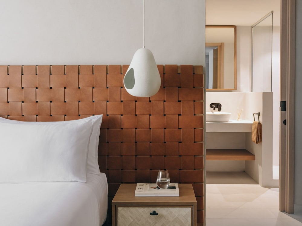 Deluxe King del hotel Mondrian Ibiza. Foto 1