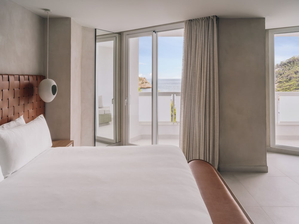 Panoramic suite, Sea View del hotel Mondrian Ibiza. Foto 1
