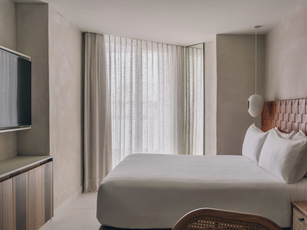 DELUXE king, SEA VIEW del hotel Mondrian Ibiza. Foto 3