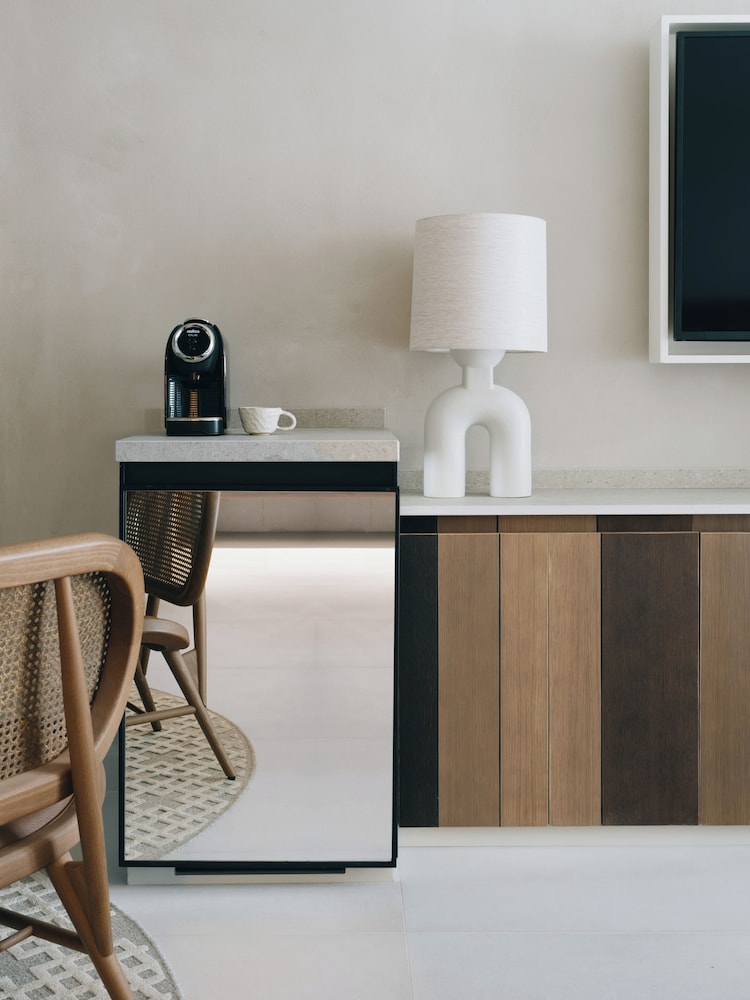 DELUXE king, accesible del hotel Mondrian Ibiza. Foto 2