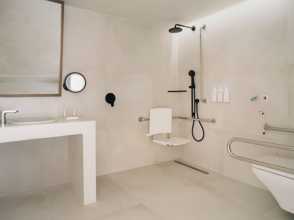 DELUXE king, accesible del hotel Mondrian Ibiza. Foto 3