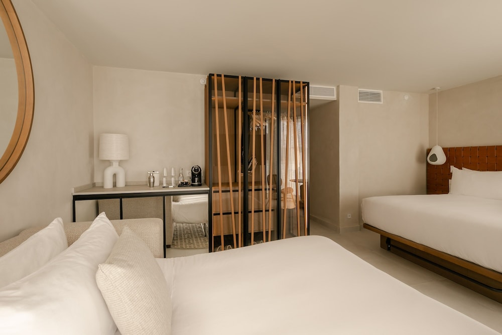 Suite Estudio del hotel Mondrian Ibiza. Foto 2