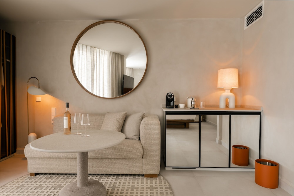 Suite Estudio del hotel Mondrian Ibiza. Foto 3