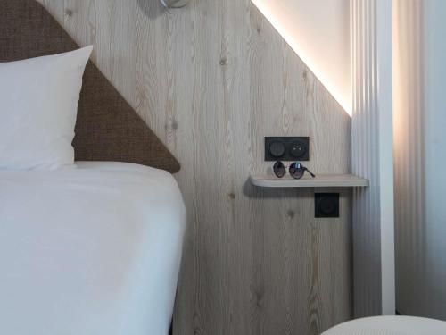 Habitación Premium con Balcón, Vistas al Mar - 1 Cama Doble del hotel ibis Styles Porto Vecchio. Foto 5
