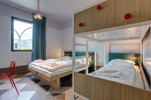 Habitación cuádruple del hotel MEININGER Paris Porte de Vincennes