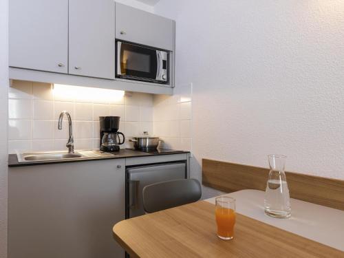 Estudio Con Cocina 2 Camas individuales del hotel Adagio Access La Défense Place Charras. Foto 3