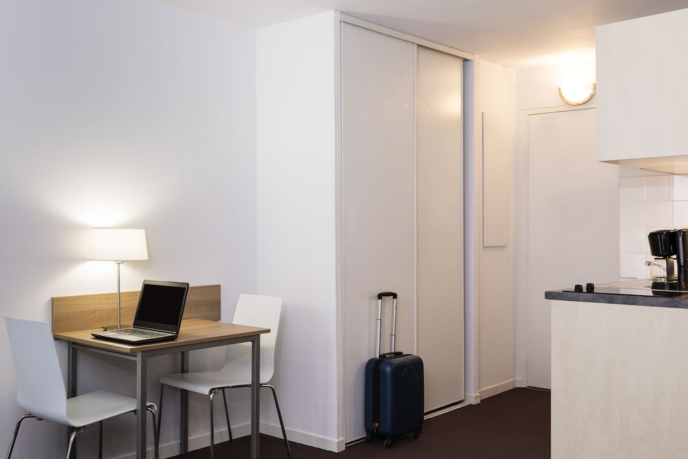 Gran Estudio del hotel Adagio Access Paris Clamart. Foto 3