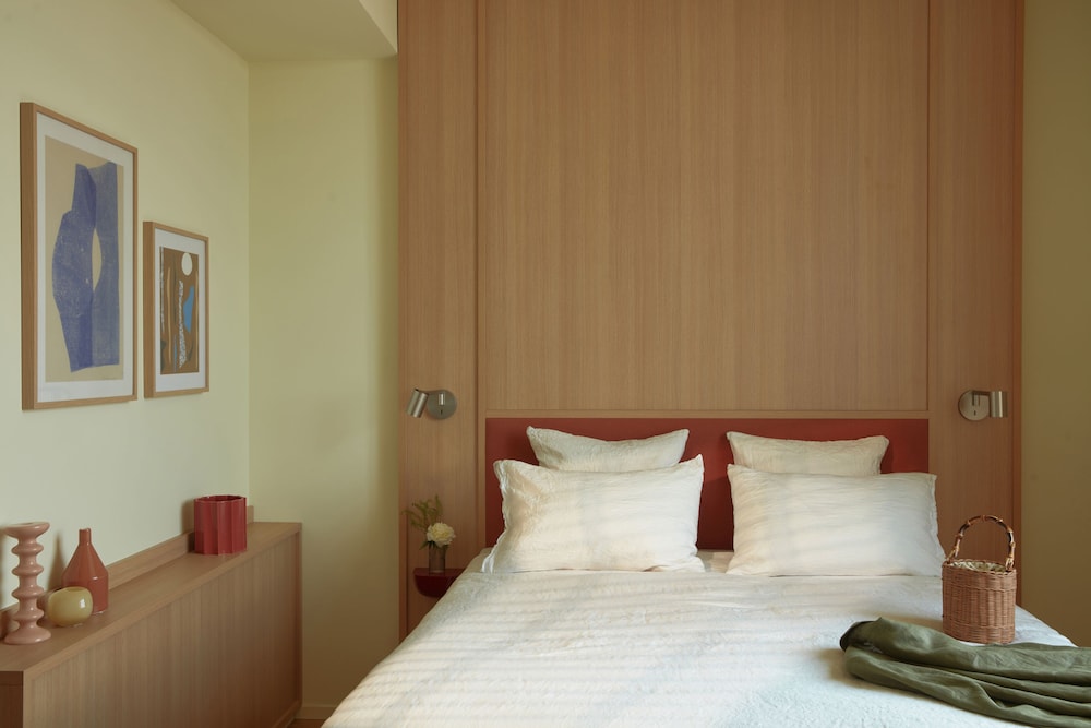 Habitación clásica, vistas a la ciudad del hotel Okko Hotels Paris Rosa Parks. Foto 3