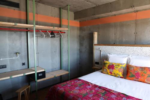 Habitación Doble Estándar del hotel Jam Lisbon. Foto 4