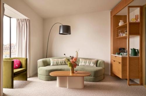 Suite Wigmore del hotel The BoTree London, Curio Collection by Hilton. Foto 1