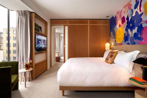 Suite Henrietta del hotel The BoTree London, Curio Collection by Hilton. Foto 5