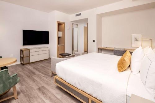 Estudio Superior con cama extragrande del hotel Hilton Club The Central at 5th New York. Foto 1