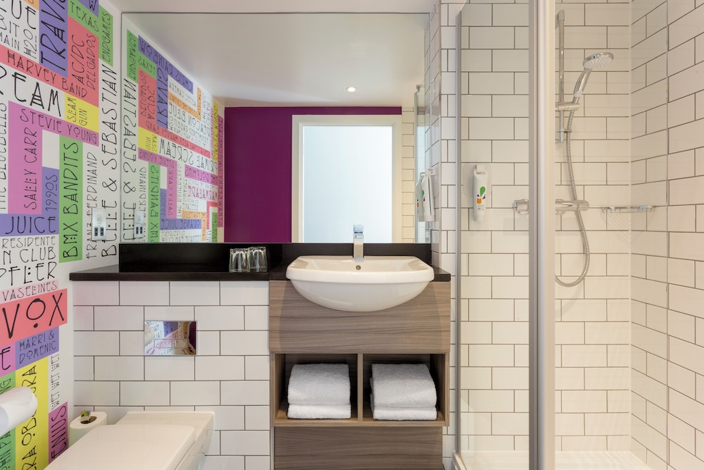 Habitación, 2 camas individuales (The Duet) del hotel Ibis Styles Glasgow Central. Foto 9