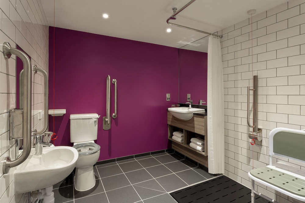 Habitación estándar, 1 cama doble, accesible para personas con discapacidad del hotel Ibis Styles Glasgow Central. Foto 11