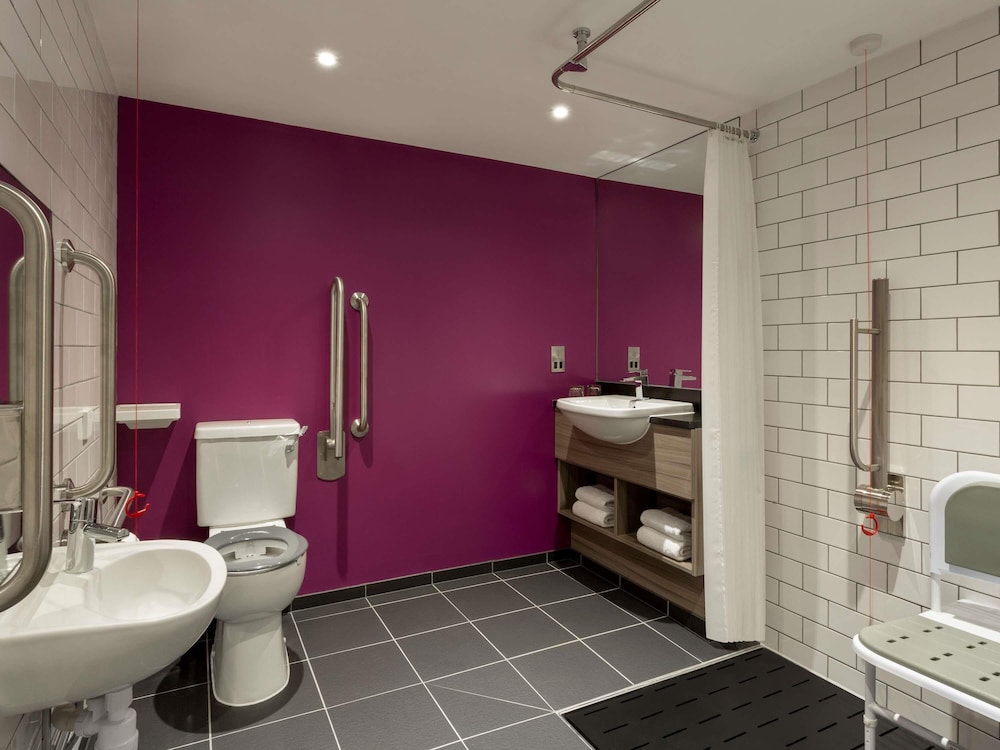 Habitación estándar, 1 cama doble, accesible para personas con discapacidad del hotel Ibis Styles Glasgow Central. Foto 9