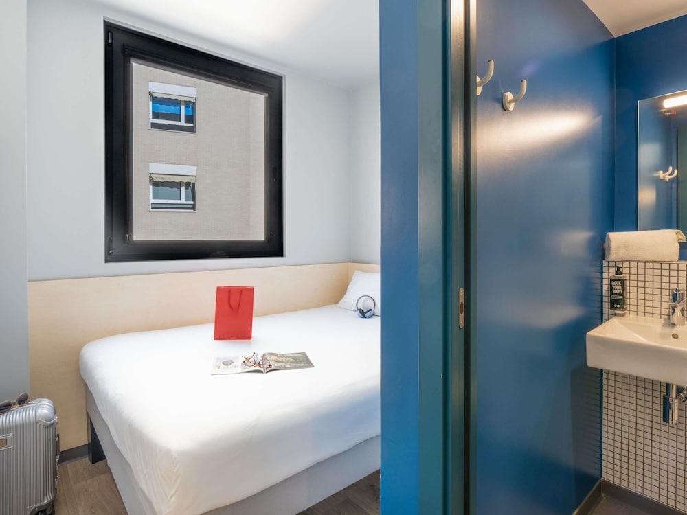 Habitación Individual Estándar del hotel ibis budget Valencia Centro Puerto. Foto 3