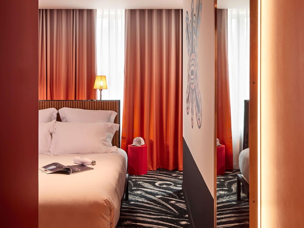 Medium Mama Double del hotel Mama Shelter Paris La Défense. Foto 8