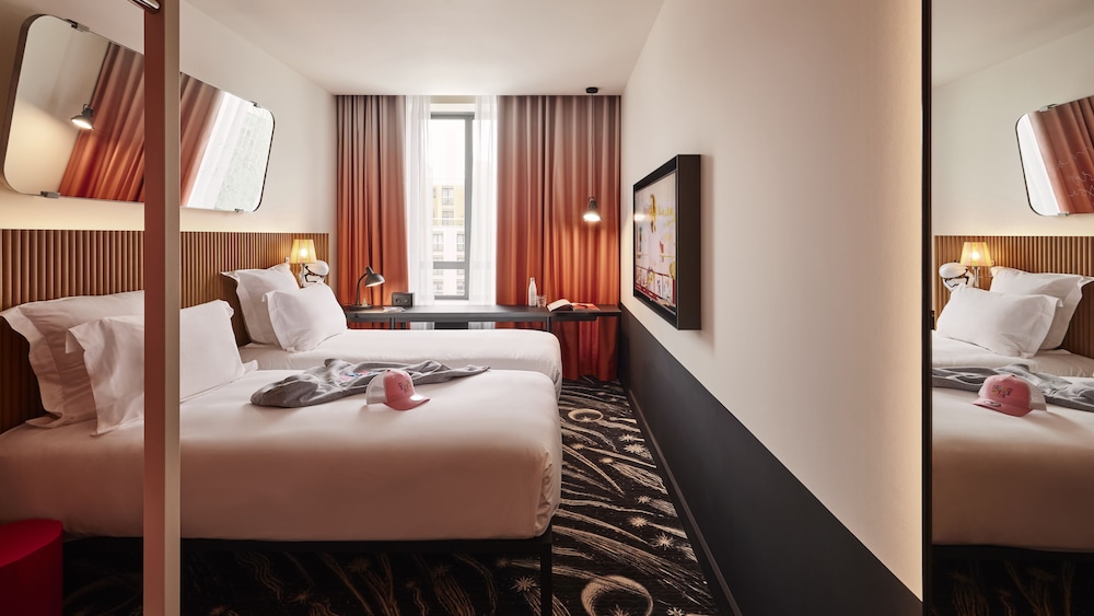 Medium Mama Twin del hotel Mama Shelter Paris La Défense. Foto 1