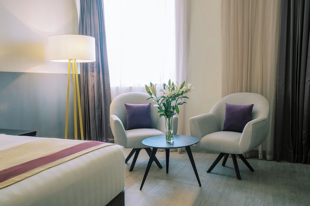Habitación Deluxe, 1 cama de matrimonio grande del hotel Khalidia Palace Dubai. Foto 1