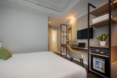 Habitación Doble Estándar del hotel IH Hotels Milano Centrale. Foto 6