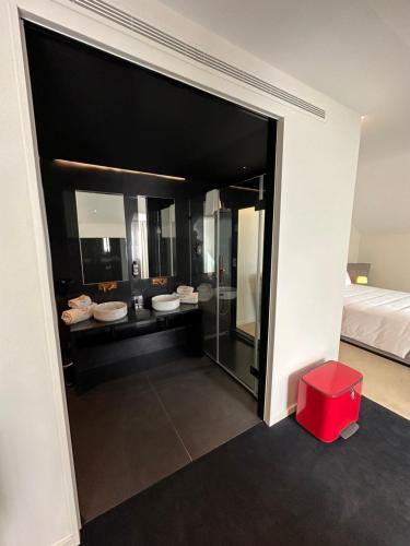 Suite Doble Estándar del hotel Golden Lisbon. Foto 11