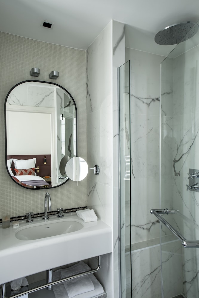 Habitación clásica doble del hotel De la Tamise. Foto 4