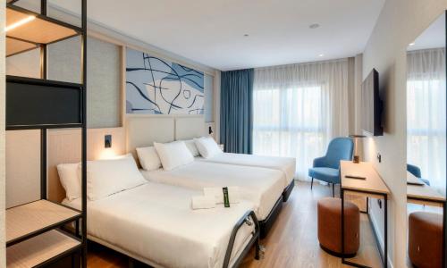 Habitación Triple del hotel Sercotel Rosaleda Málaga