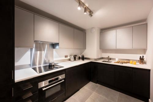 Apartamento Familiar con cocina y vistas a la ciudad del hotel Tower Residences by Blue Orchid. Foto 4