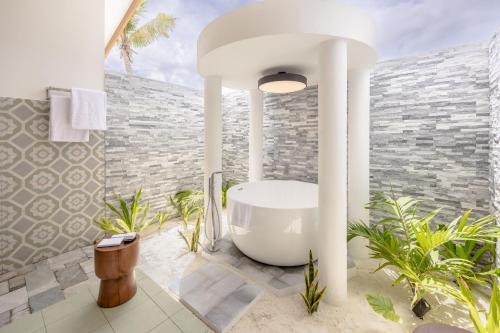 Suite de playa con piscina privada del hotel Joy Island. Foto 2