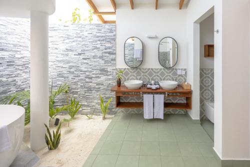 Suite de playa con piscina privada del hotel Joy Island. Foto 6