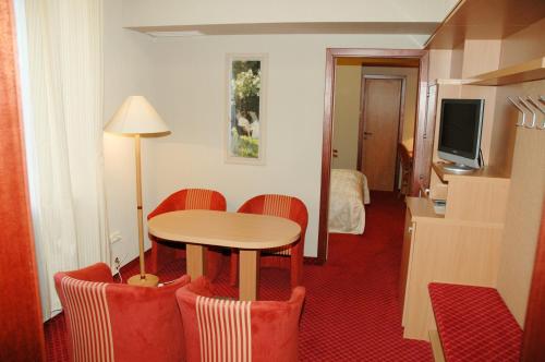 Habitación Familiar del hotel Benczur. Foto 3