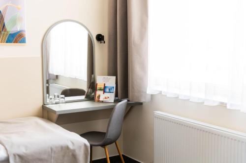 Newly Renovated Standard Double or Twin Room del hotel Benczur. Foto 6