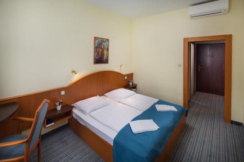 Habitación Doble Económica - 1 o 2 camas del hotel Benczur