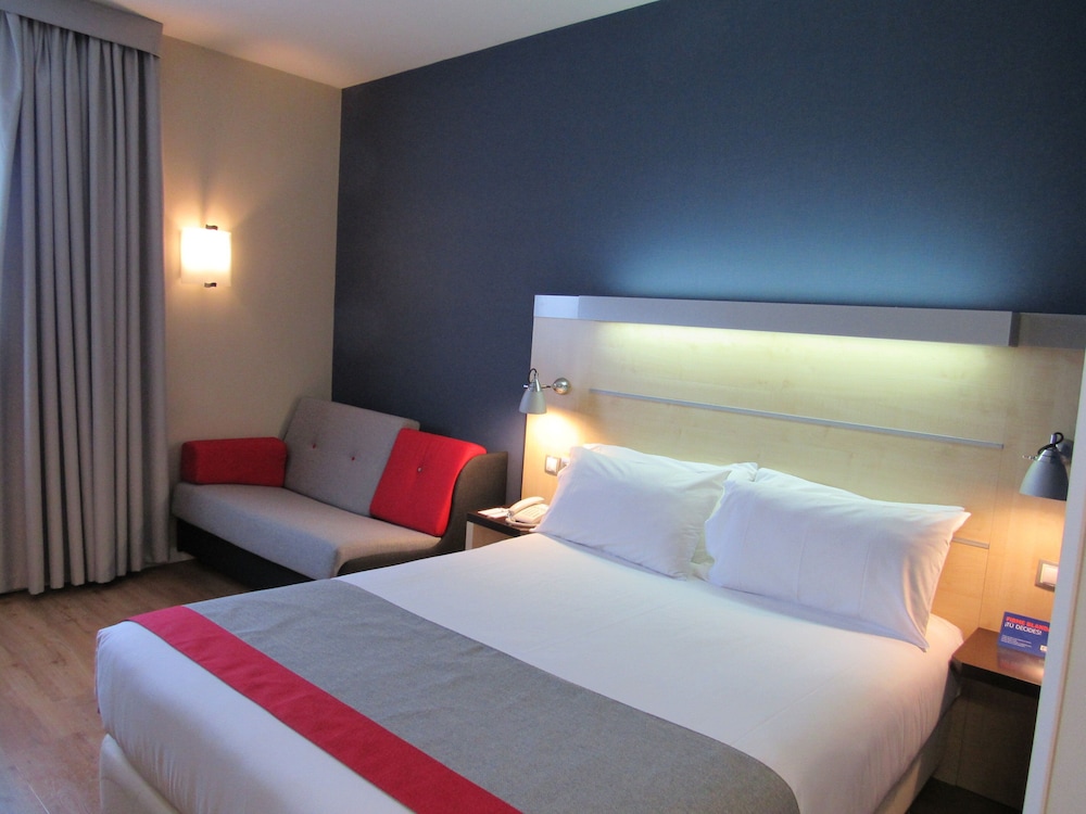Habitación estándar, 1 cama doble con sofá cama del hotel Holiday Inn Express Madrid - Getafe, An Ihg. Foto 7