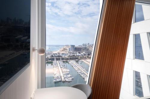 Habitación Doble Estándar con vistas al mar del hotel Marina Badalona. Foto 7