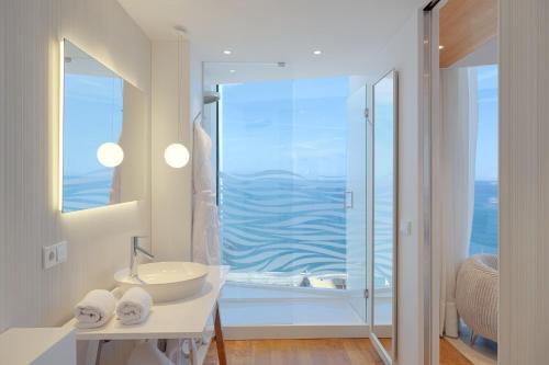 Habitación Doble Privilege con acceso al spa del hotel Marina Badalona. Foto 1